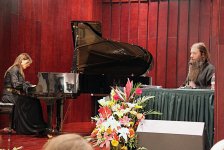 Пианистка Ренара Ахундова и протоиерей Артемий Владимиров выступили в США (фото)