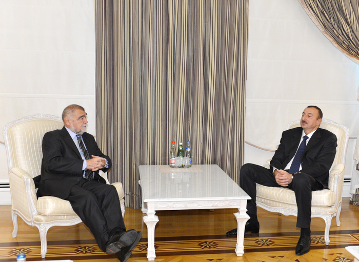 Head of Azerbaijani State receives former Croatian president