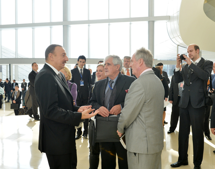 Prezident İlham Əliyev: Bakı beynəlxalq əməkdaşlığın mərkəzlərindən birinə çevrilib (ƏLAVƏ OLUNUB-2) (FOTO)