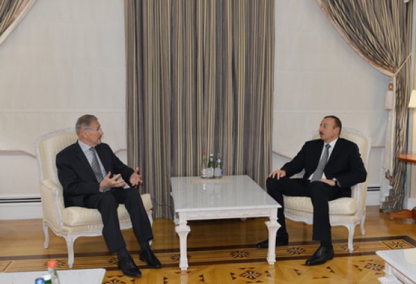 Ильхам Алиев принял экс-президента Румынии