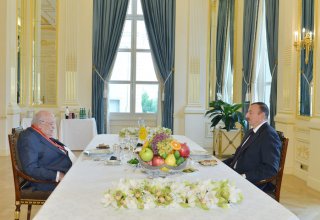Состоялся совместный обед Президента Азербайджана и Сулеймана Демиреля