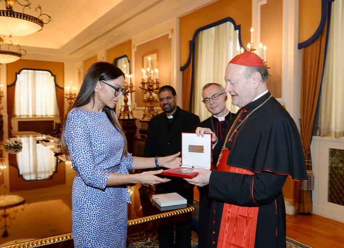 Мехрибан Алиева встретилась с президентом Понтификского совета Ватикан по культуре (ФОТО)