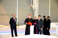 Vatikanın mədəniyyət üzrə pontifik şurasının prezidenti Heydər Əliyev Mərkəzində olub (FOTO)