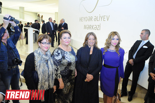 В Баку состоялась международная архитектурная презентация здания Центра Гейдара Алиева (ФОТО)