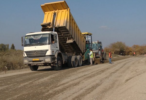 В Азербайджане продолжается реконструкция крупной автодороги (ФОТО)
