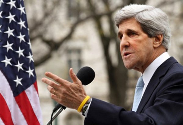 Kerry back in Iraq, meeting with Kurdish leader