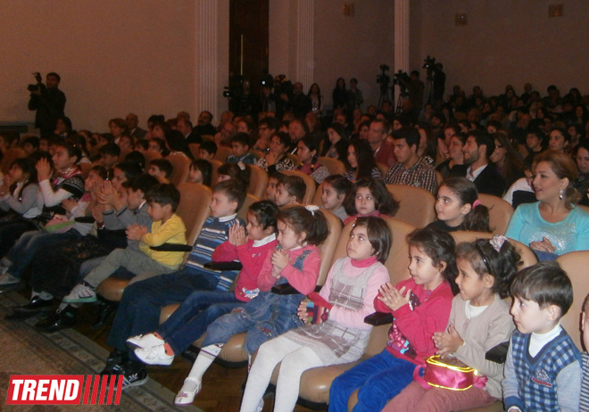 В Баку состоялось открытие II Международного фестиваля кукольных театров "Cırtdan" (ФОТО)