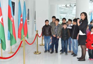 Şəmkirdə Dövlət Bayrağı Günü qeyd edilib (FOTO)