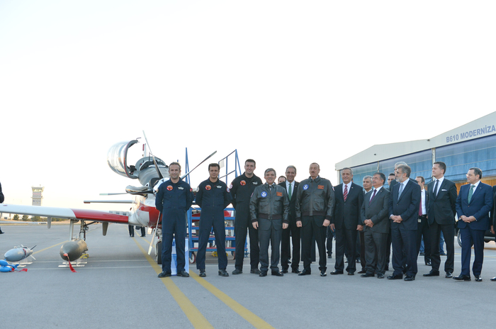 President Ilham Aliyev views Turkish Aerospace Industries, Inc. (PHOTO)