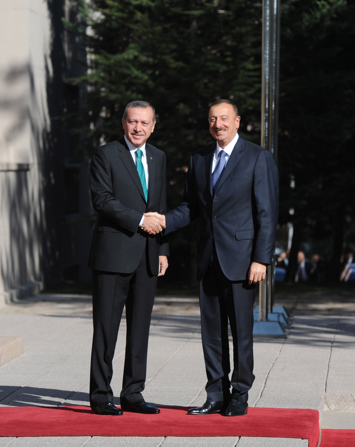 Azerbaijani President meets Turkish Premier (PHOTO)