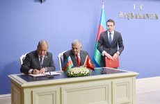 Azerbaijan, Turkey sign bilateral documents (PHOTO)