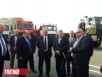 Первый вице-премьер Беларуси ознакомился с техникой, производимой на Гянджинском автозаводе (ФОТО)
