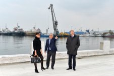 Azerbaijani President and his spouse familiarize with construction works at Baku White City Boulevard (PHOTO)
