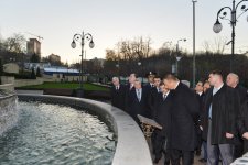 Президент Азербайджана ознакомился с работами, проведенными в парке Гейдара Алиева в Киеве (ФОТО)