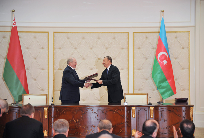 Azerbaijan, Belarus sign bilateral documents (PHOTO)