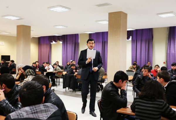 В Азербайджане проходит турнир по интеллектуальным играм (ФОТО)