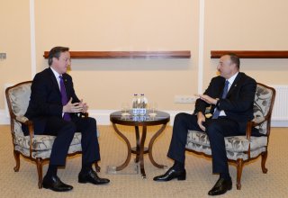 Prezident İlham Əliyev Böyük Britaniyanın Baş naziri Devid Kemeronla görüşüb (FOTO)