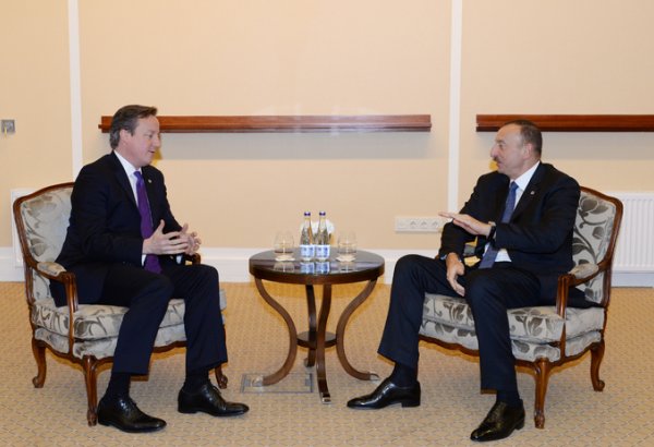 Prezident İlham Əliyev Böyük Britaniyanın Baş naziri Devid Kemeronla görüşüb (FOTO)