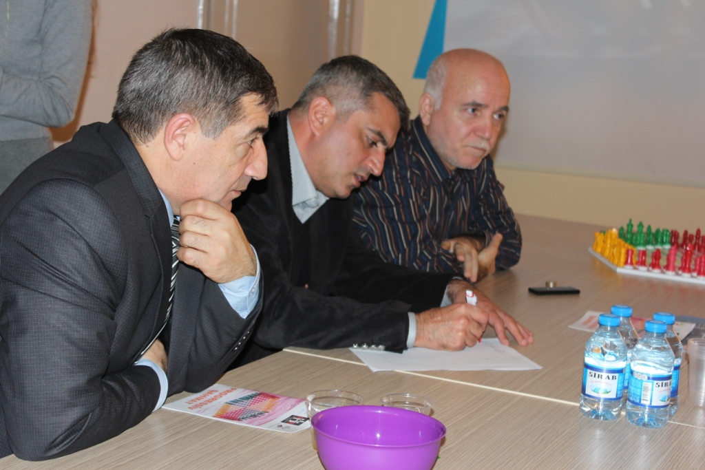 В Азербайджане впервые презентован новый вид игры по прогрессивным шахматам (фото)