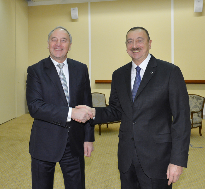 Президент Азербайджана встретился с президентом Латвии (ФОТО)