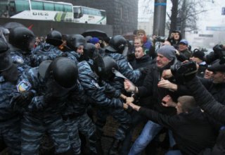 Kiyevdə aktivistlərlə xüsusi təyinatlılar arasında qarşıdurma yaranıb