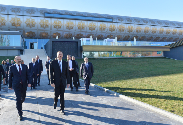 Azerbaijani president observes arrangement of exhibitions at new building of Carpet Museum (PHOTO)