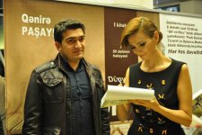 В Баку прошла презентация книги Ганиры Пашаевой "Ученые, изменившие мир" (ФОТО) - Gallery Thumbnail