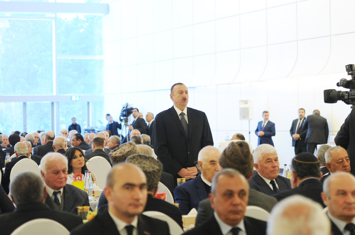 От имени Президента Азербайджана дан эхсан в связи с днем кончины общенационального лидера Гейдара Алиева  (ФОТО)