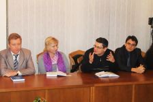 Ukraynada azərbaycanlı professorun yazdığı "Elm və Din" kitabı böyük marağa səbəb olub (FOTO)