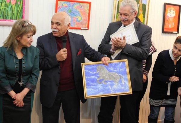 В Баку открылась выставка детских работ "Свет милосердия -2" (ФОТО)