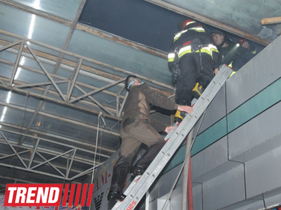 Strong fire occurs at the Bina shopping center (PHOTO)