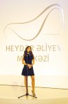 Мехрибан Алиева приняла участие в открытии выставки "Fly to Baku. Современное искусство Азербайджана" в Центре Гейдара Алиева (ФОТО)