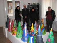 В Баку открылась выставка "Моя елка": красочные, живописные и колоритные работы (ФОТО)