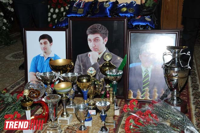 Известный азербайджанский шахматист Вугар Гашимов  предан земле (версия 3) (ФОТО)
