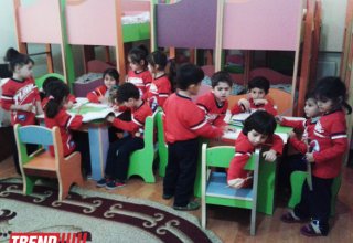 Началось применение единой формы одежды в государственных детсадах Баку (ФОТО)