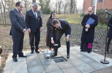 Heydər Əliyev Fondunun təşəbbüsü ilə Budapeştdə uşaq müəssisəsinin yeni korpusunun təməli qoyulub (FOTO)