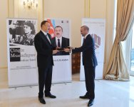 Azerbaijani president named “Person of the year 2013” by National Hero Chingiz Mustafayev Foundation and ANS Group of Companies (PHOTO)