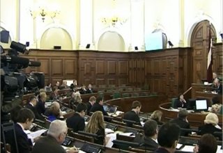 Парламент Латвии утвердил новый состав правительства, его впервые возглавила женщина