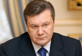 Yanukoviç etirazçıları əfv etdi