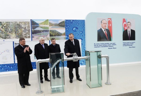 Президент Азербайджана Ильхам Алиев принял участие в церемонии подачи питьевой воды в Гейгель (ФОТО)
