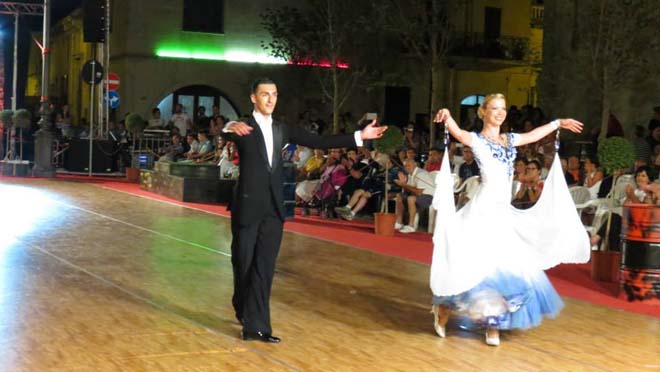Азербайджанские танцоры стали победителями турнира "The Universal 2014"  в Лондоне (ФОТО)