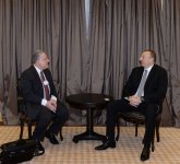Azerbaijani president meets Philips executive vice president in Davos (PHOTO)