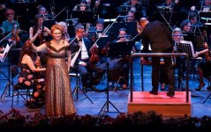 Сценические образы азербайджанской оперной певицы Медины Тугановой в Турции (ФОТО)