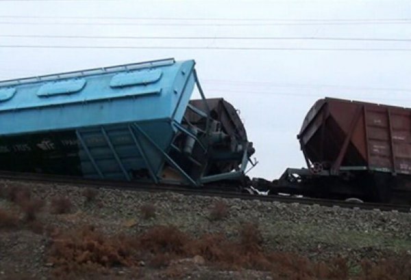 Freight train derails in Georgia