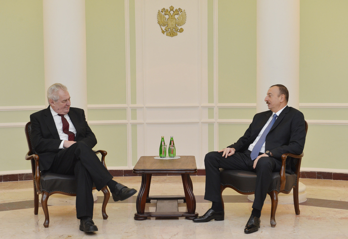 Azerbaijani president meets Czech Republic head in Sochi