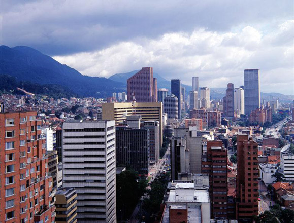 Власти Колумбии ввели комендантский час в Боготе
