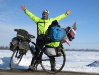 Велосипедист Рамиль Зиядов при -30 достиг Ростова и направляется в Украину (ФОТО)