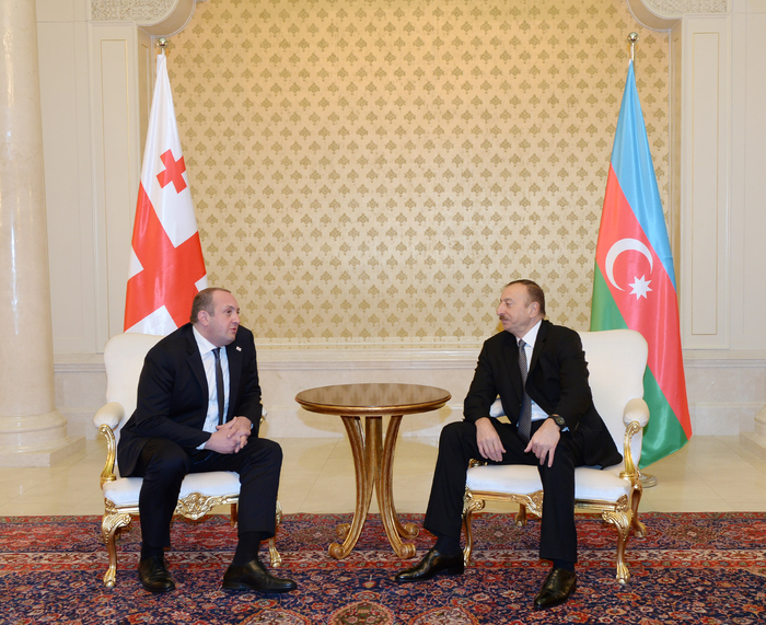 Azerbaijani, Georgian presidents meet in private (PHOTO)