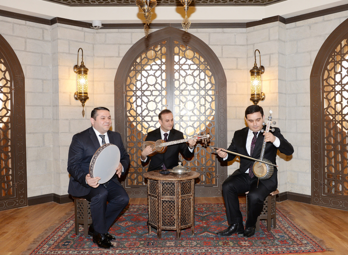 Президент Ильхам Алиев: Азербайджанское государство уделяет особое внимание развитию национальной музыки (версия 2) (ФОТО)