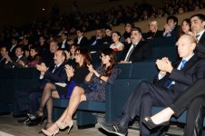 Azərbaycanın birinci xanımı Mehriban Əliyeva tanınmış caz ifaçısı Di Di Bricuoterin konsertində olub (FOTO)